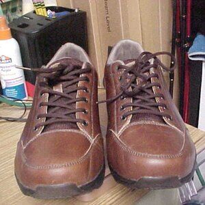 Thera Fit Mens  Men's Liberty Casual size 11 slip resistant soles